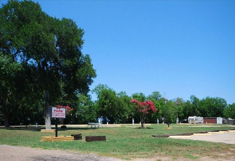 فندق على الطريق Quality Inn