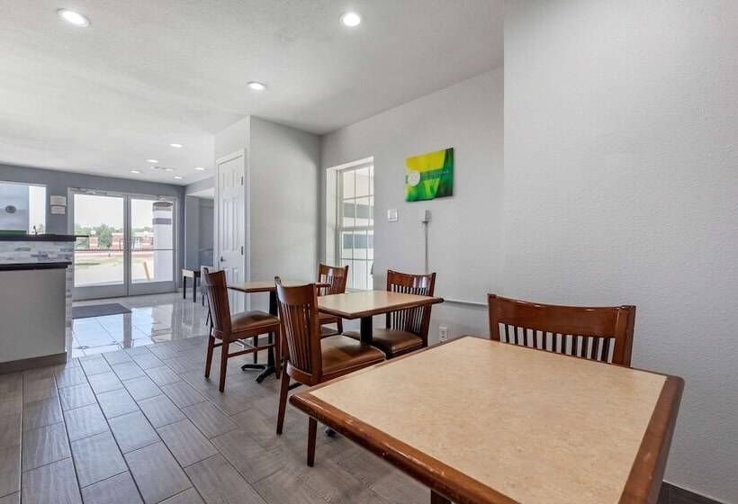 فندق على الطريق Quality Inn