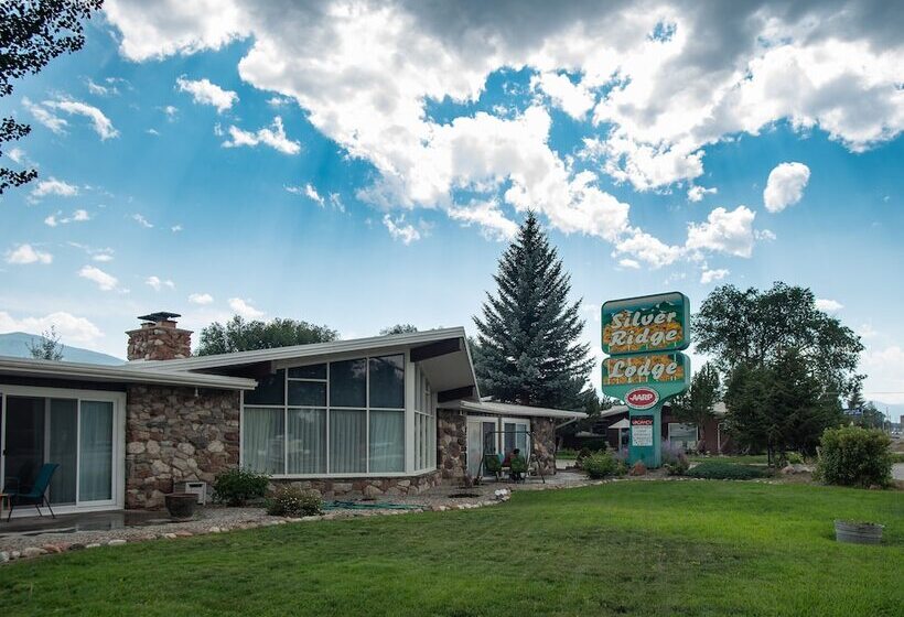 汽车旅馆  Silver Ridge Lodge