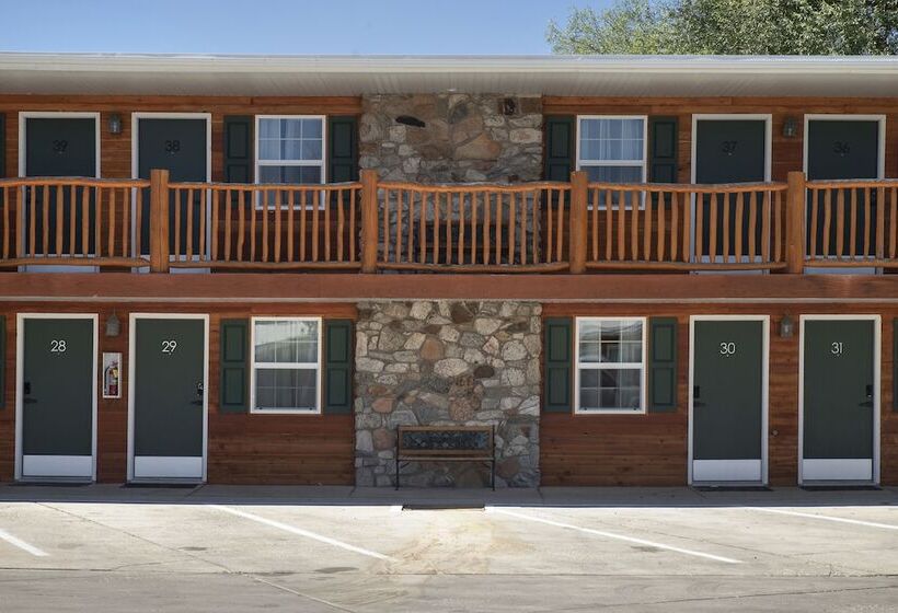 汽车旅馆  Silver Ridge Lodge