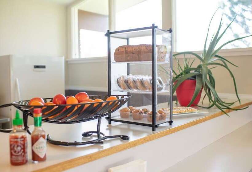 汽车旅馆  Silver Ridge Lodge