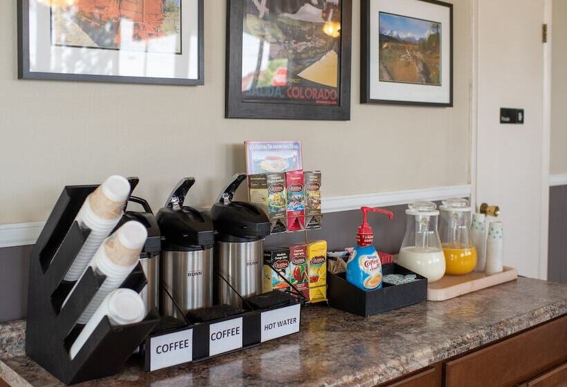 汽车旅馆  Silver Ridge Lodge