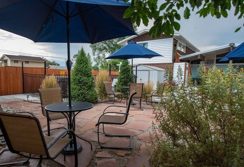 汽车旅馆  Silver Ridge Lodge