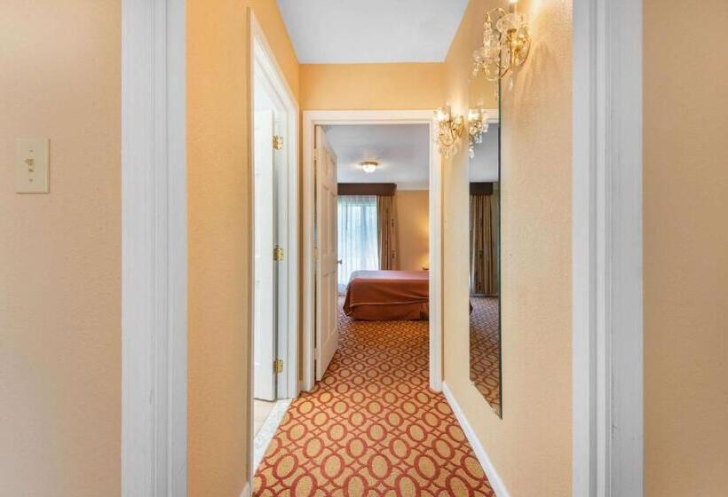 מוטל Village Haven Inn & Extended Stay