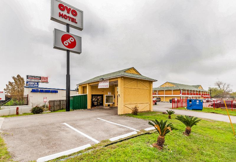 OYO Hotel San Antonio Lackland near Seaworld