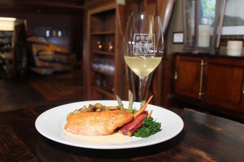 منتجع Lodge At Whitefish Lake