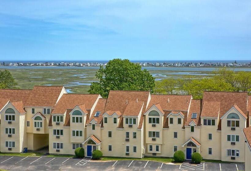 Курорт Village By The Sea