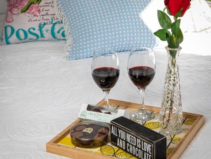 Baker Shore Bed And Breakfast