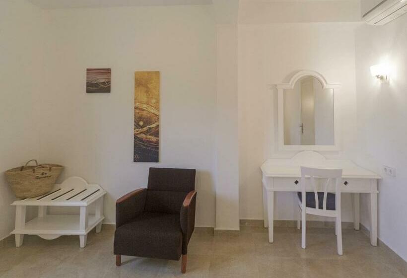 Es Garrovers Formentera Break