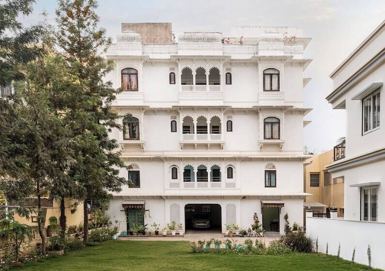 호텔 Chandra Vilas Heritage Stay