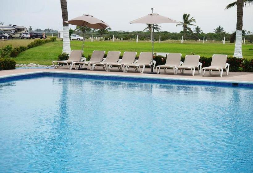 בית מלון כפרי Color Marino Seaside