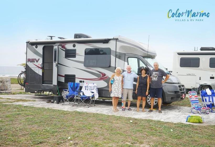 בית מלון כפרי Color Marino Seaside