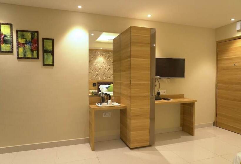 호텔 Capital House