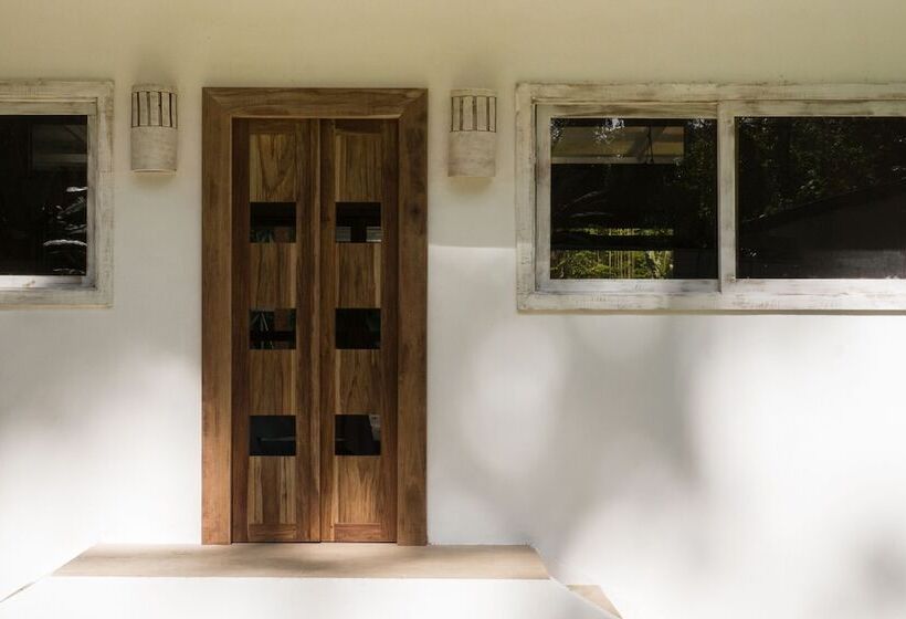 בית מלון כפרי Sonora Jungle & Yoga Retreat