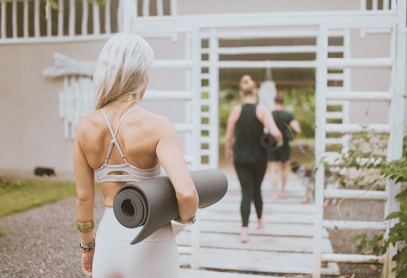 בית מלון כפרי Sonora Jungle & Yoga Retreat