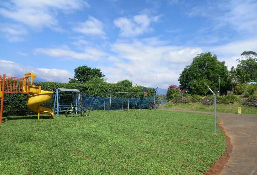 Pleasant Hill Resort