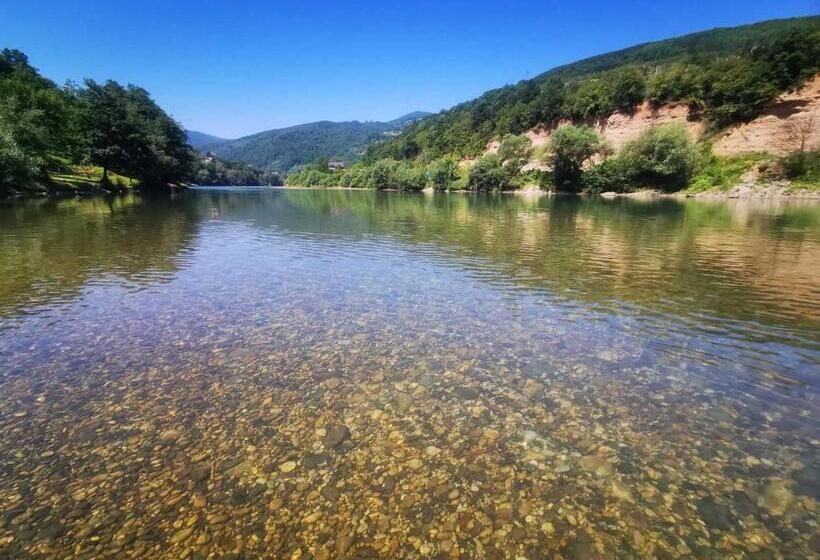 تختخواب و صبحانه Prenoćište Na Drini Foča