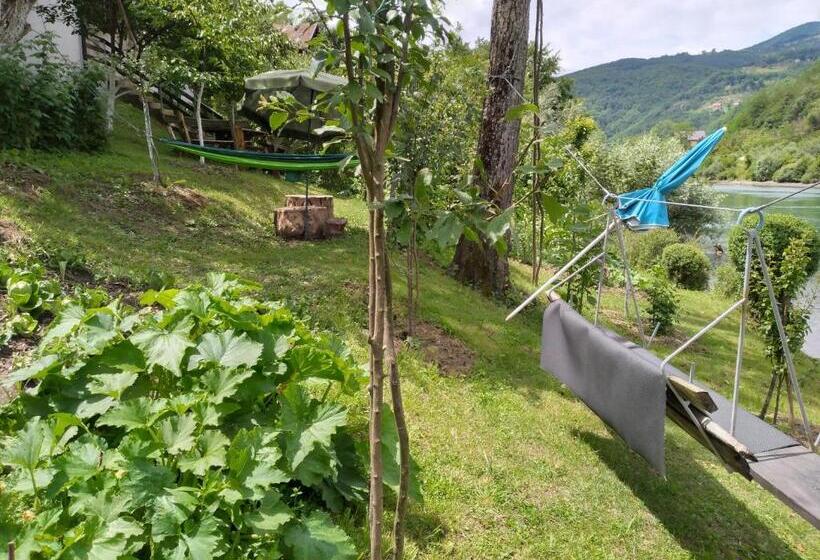 تختخواب و صبحانه Prenoćište Na Drini Foča