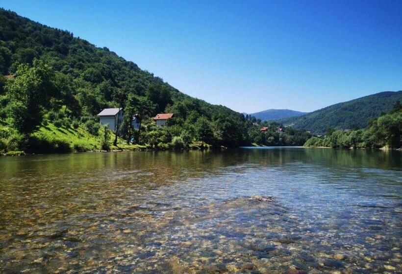 تختخواب و صبحانه Prenoćište Na Drini Foča