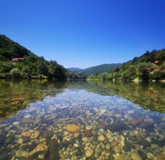تختخواب و صبحانه Prenoćište Na Drini Foča