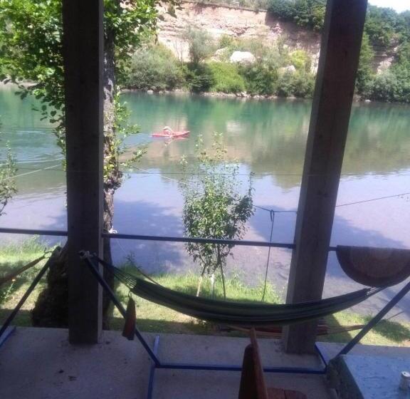 تختخواب و صبحانه Prenoćište Na Drini Foča