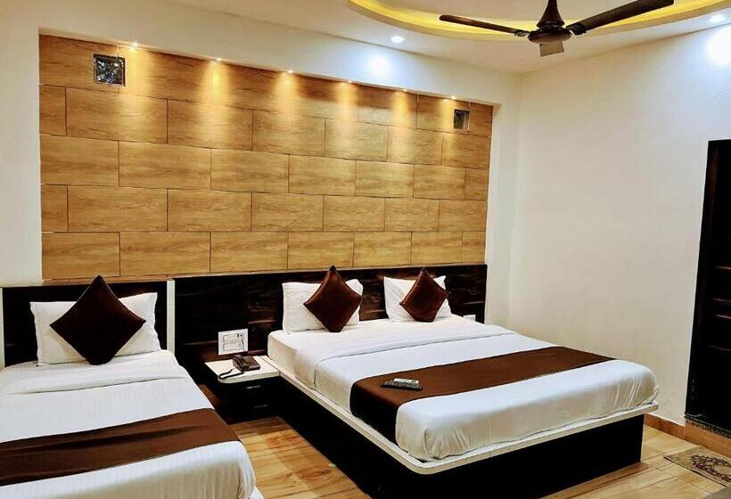 Отель Leela Vilas Pushkar  A Boutique