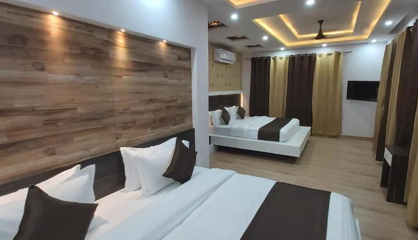 Отель Leela Vilas Pushkar  A Boutique