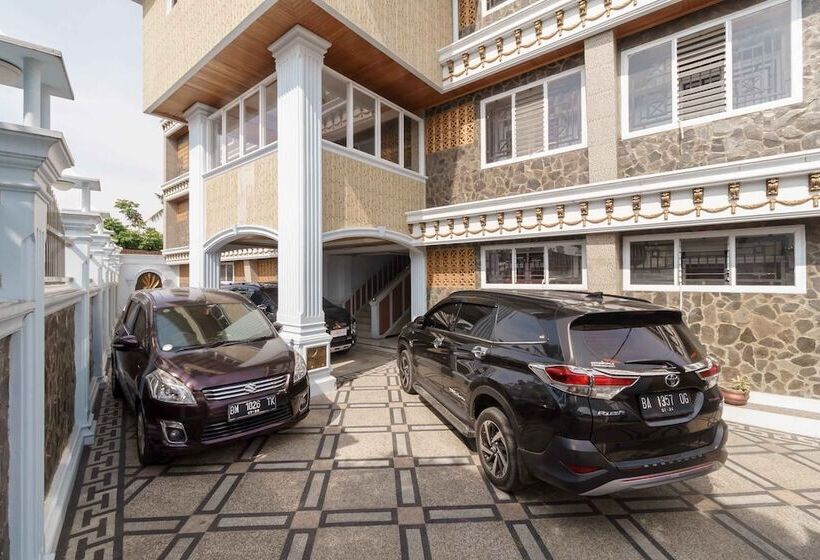 Пансион Reddoorz Plus Syariah Near Rsup Dr. M. Djamil Padang