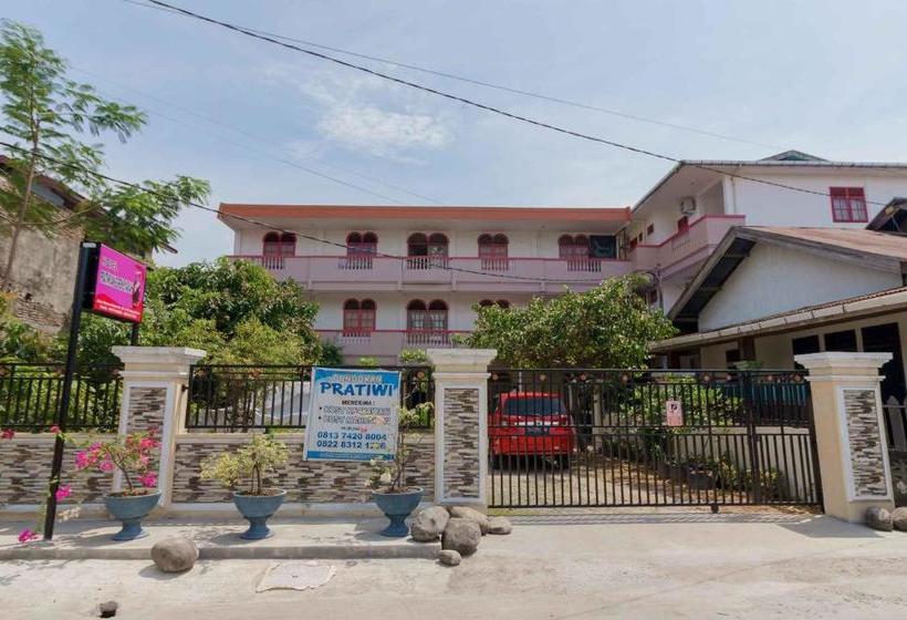 펜션 Reddoorz Syariah Near Plaza Andalas Padang