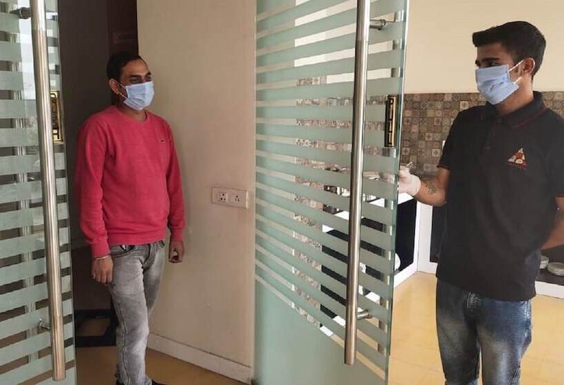 ホテル Amritara Sadka Amritsar