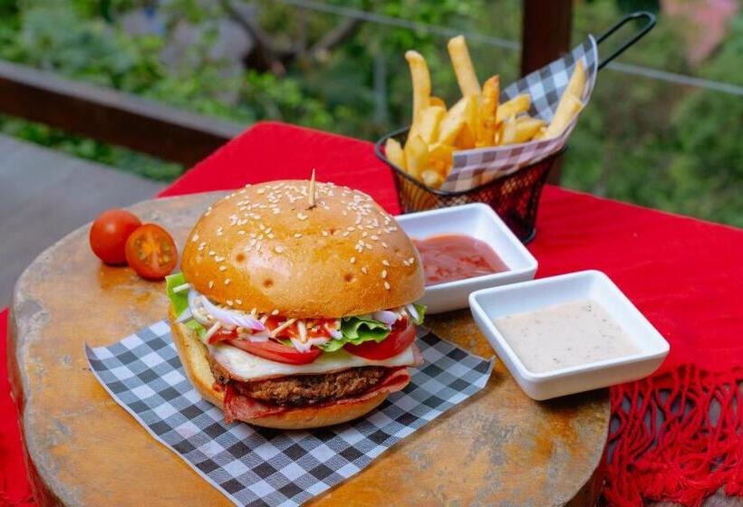 בית מלון כפרי Niuwi Hostel