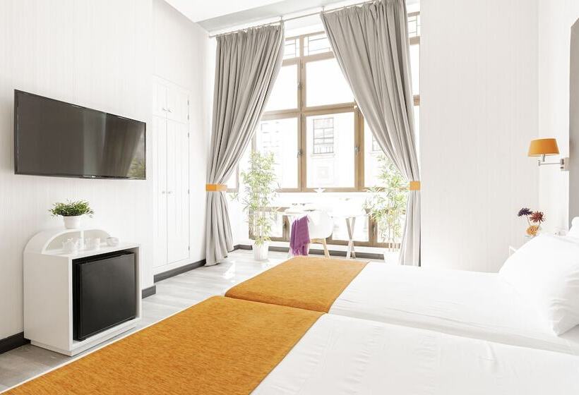 هتل Oh Nice Revellin Ceuta