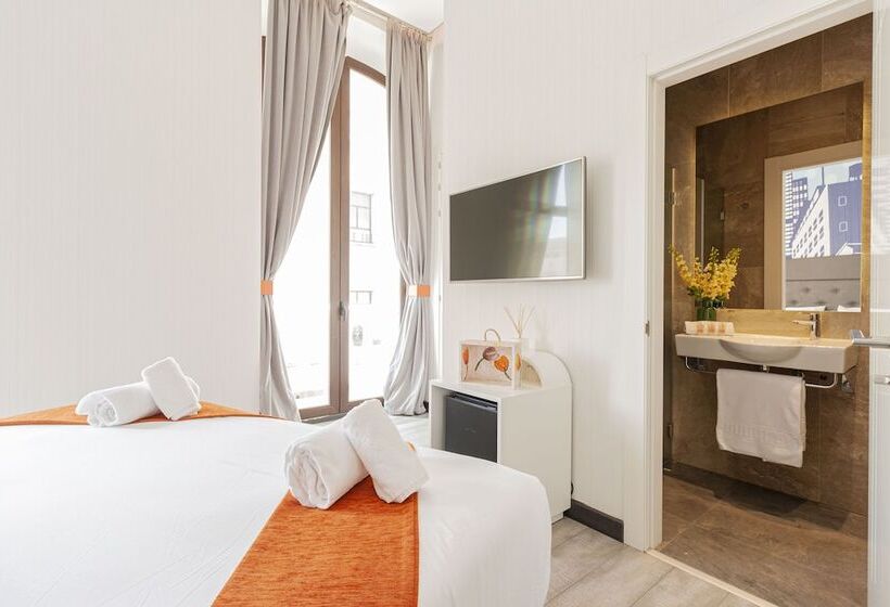 هتل Oh Nice Revellin Ceuta