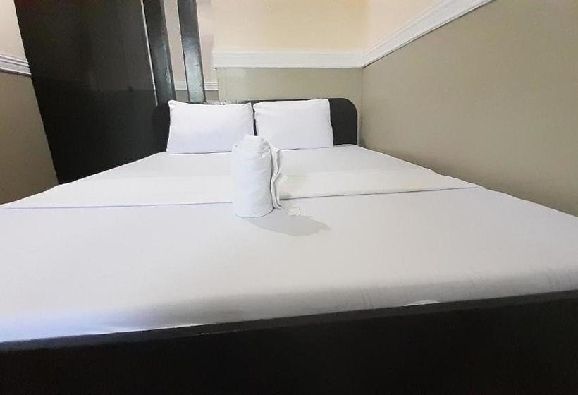 בית מלון כפרי Oyo 572 Kti Traveller S Inn