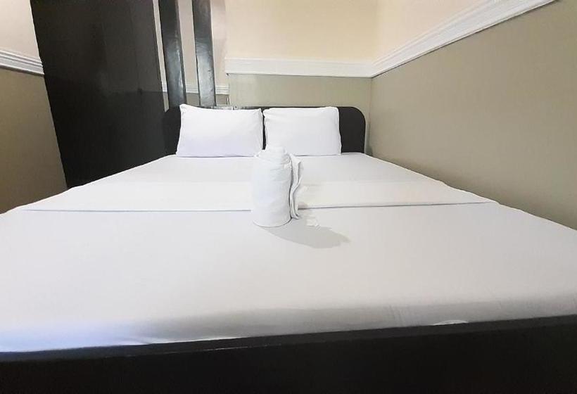 בית מלון כפרי Oyo 572 Kti Traveller S Inn