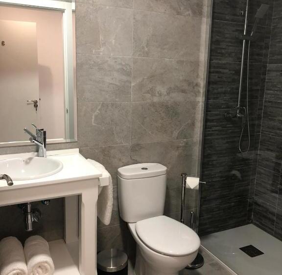 פנסיון Hostal La Taurina