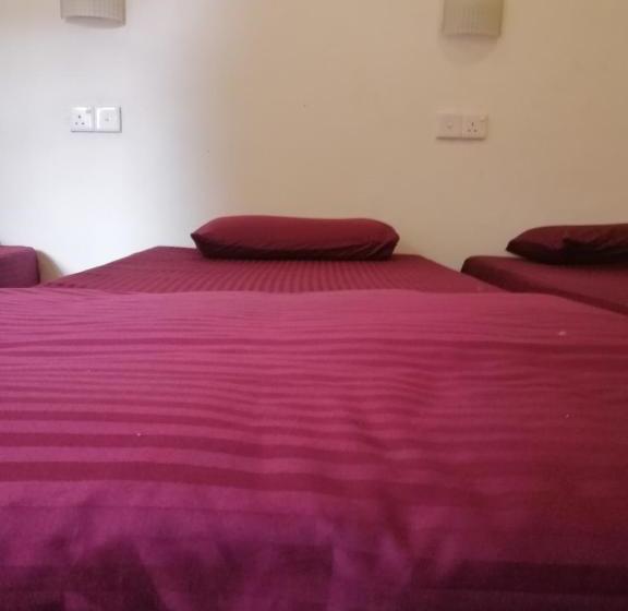 Tiki Bar Hostel Ella