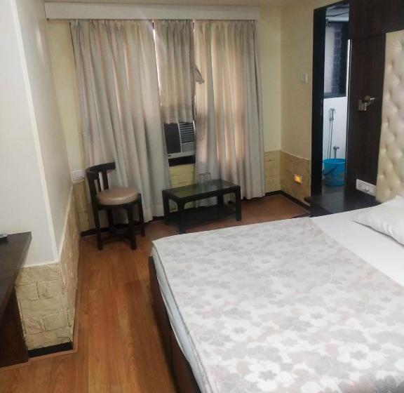 فندق Divya International