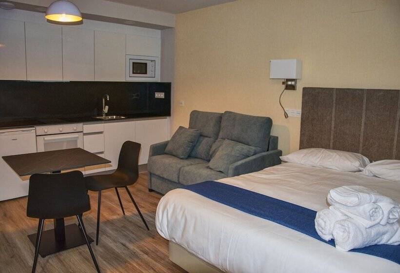 Aparthotel Essenzia De Castilla