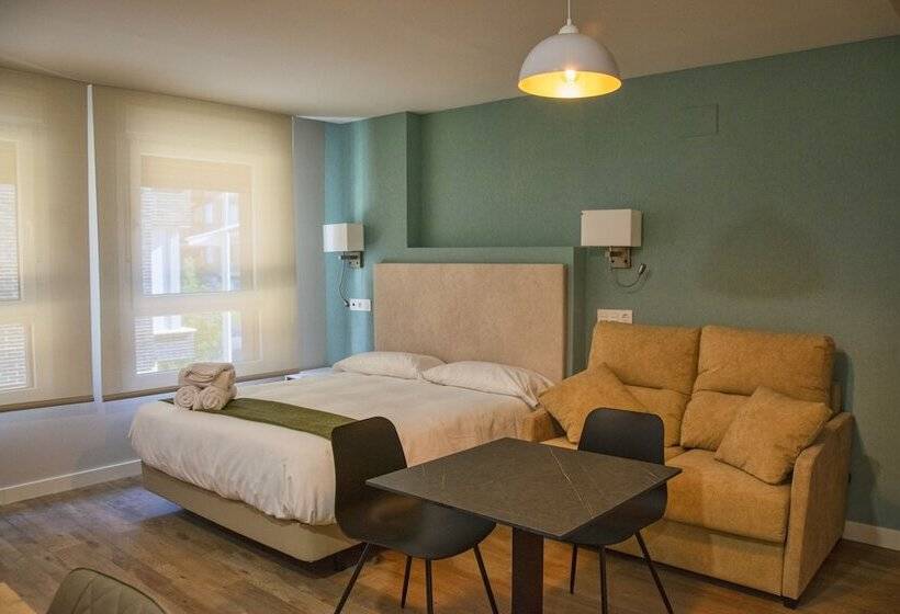 Aparthotel Essenzia De Castilla