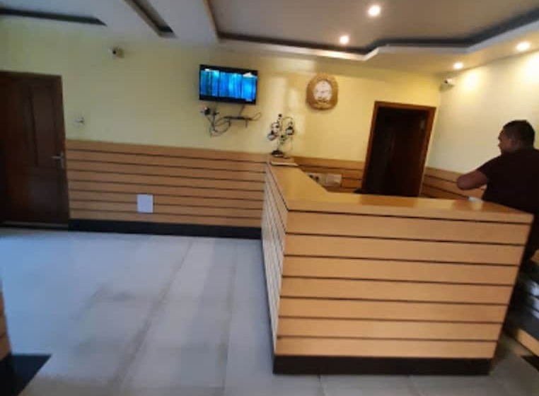 Hotel Goroomgo Polo Imphal