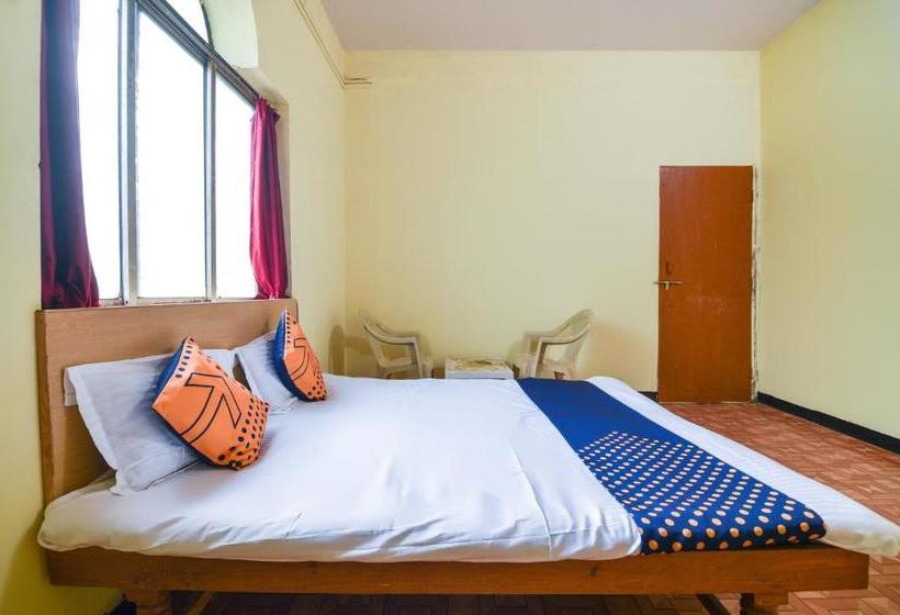 호텔 Spot On 70174 Anand Lodging