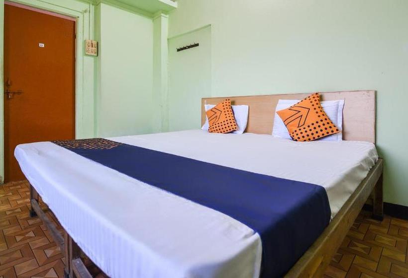 호텔 Spot On 70174 Anand Lodging