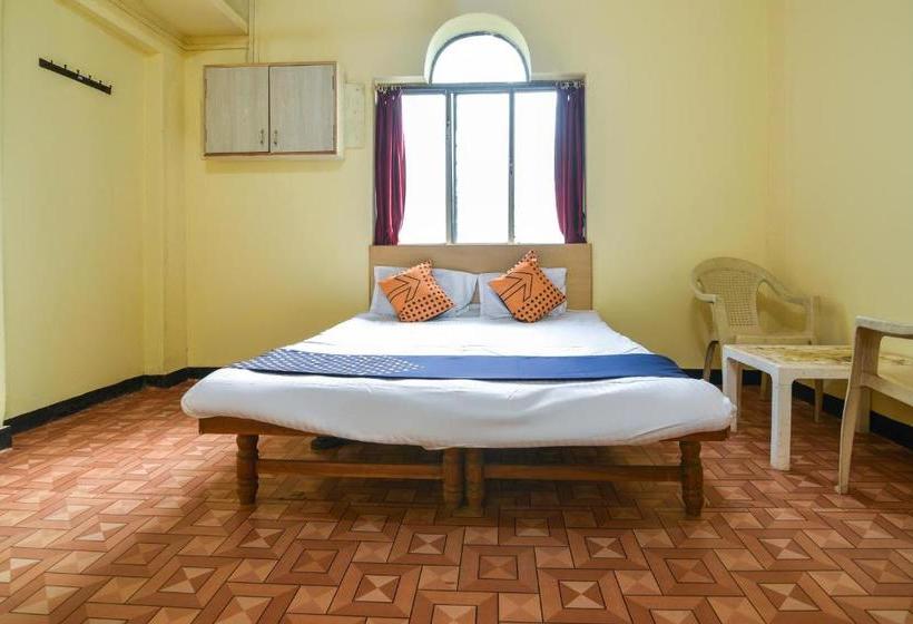 호텔 Spot On 70174 Anand Lodging