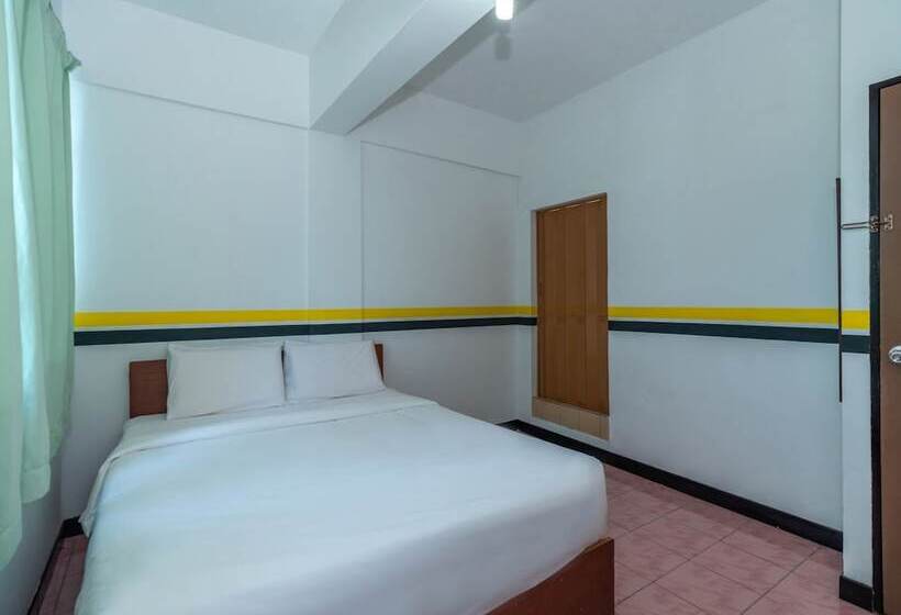 בית מלון כפרי Spot On 89936 Sutera Inn