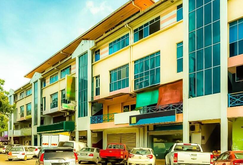 בית מלון כפרי Spot On 89936 Sutera Inn