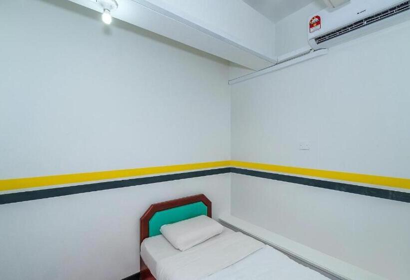 בית מלון כפרי Spot On 89936 Sutera Inn