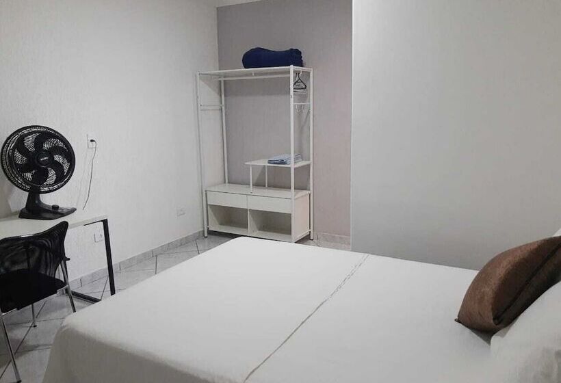 Пансион Pousada Eas Suítes Internacionais 10min Gru