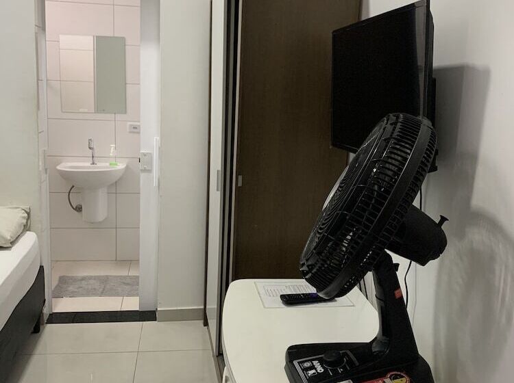 ペンション Pousada Eas Suítes Internacionais 10min Gru