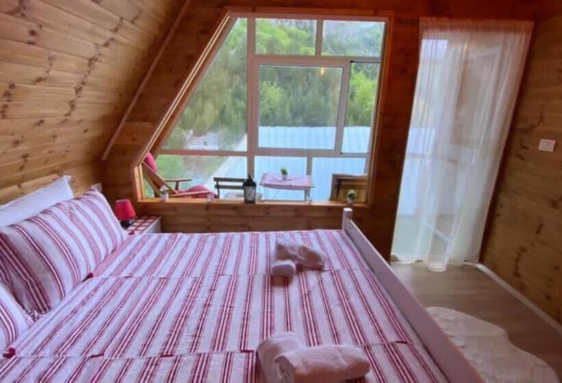 Bed and Breakfast Bujtina Miqesia